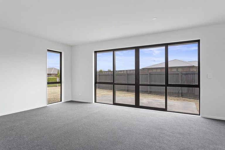 Photo of property in 12 Deans Place, Amberley, 7410