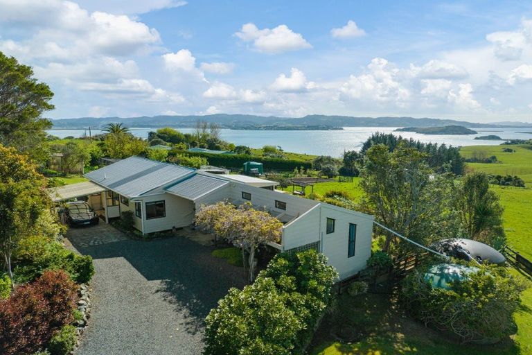 Photo of property in 62 Atkins Road, Portland, Whangarei, 0178