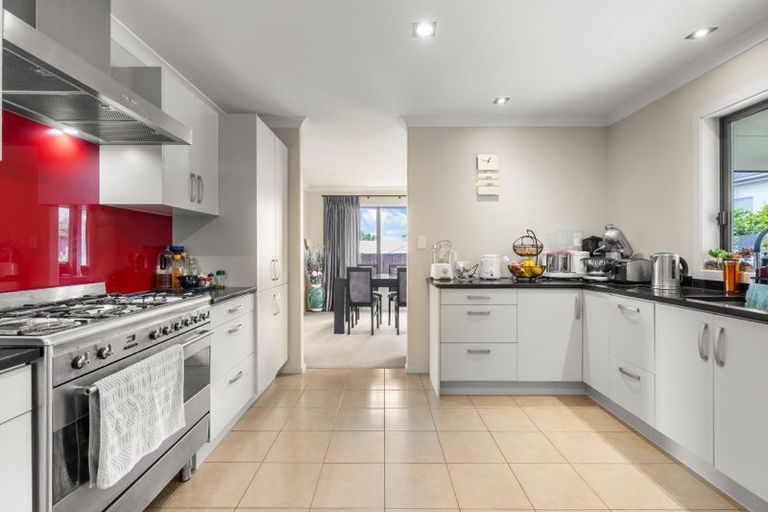 Photo of property in 33 Heathfield Avenue, Huntington, Hamilton, 3210