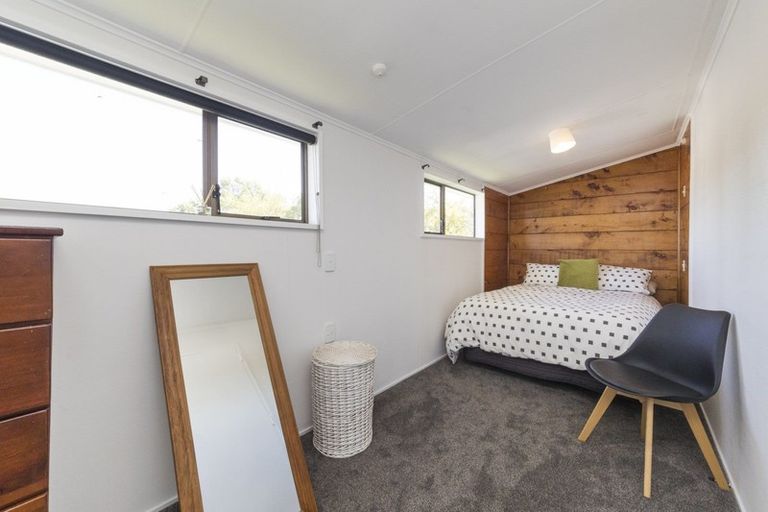 Photo of property in 34 Abraham Crescent, Milson, Palmerston North, 4414