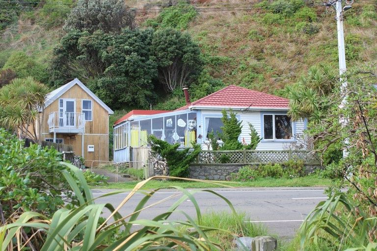 Photo of property in 47 Moa Point Road, Moa Point, Wellington, 6022