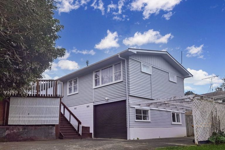 Photo of property in 26 Sovereign Place, Glenfield, Auckland, 0629