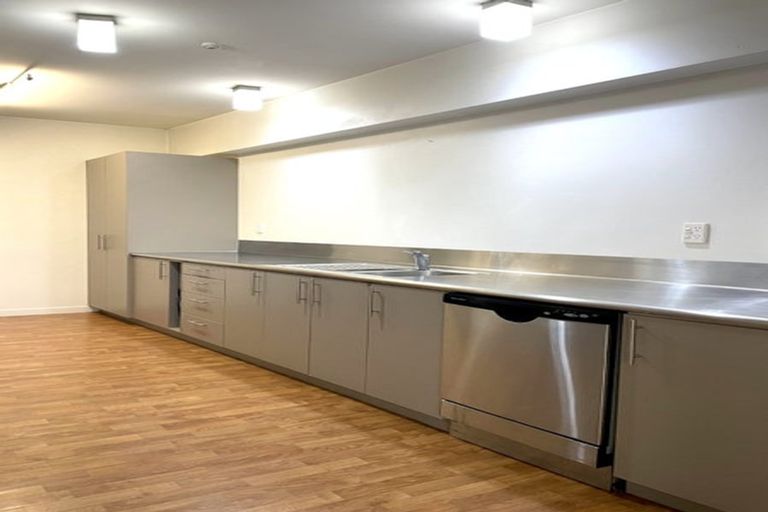 Photo of property in Budget Car Rental, 2/81 Ghuznee Street, Te Aro, Wellington, 6011