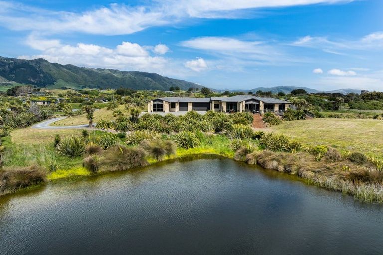 Photo of property in 37 Pingao Lane, Peka Peka, Waikanae, 5391