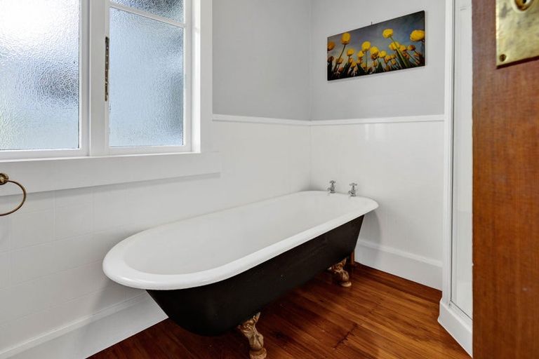 Photo of property in 48 Maire Street, Inglewood, 4330