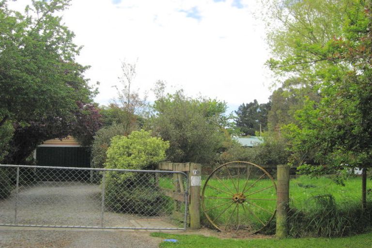 Photo of property in 70 Eders Road, Woodend, 7610