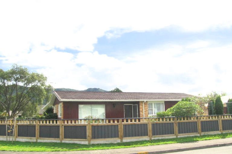 Photo of property in 6 Riversdale Road, Clouston Park, Upper Hutt, 5018