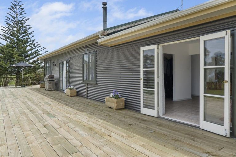 Photo of property in 2745 Opunake Road, Te Kiri, Opunake, 4682