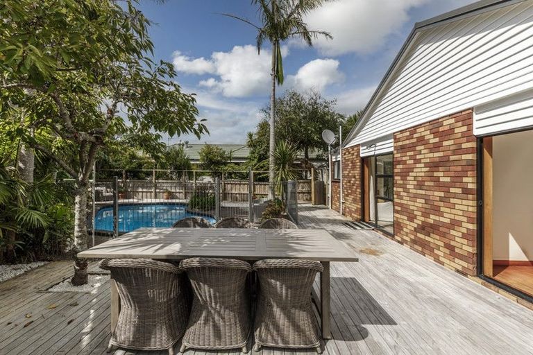 Photo of property in 557 Beach Road, Murrays Bay, Auckland, 0630