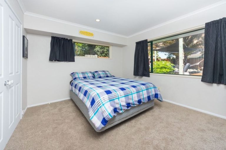 Photo of property in 3 Crannog Fen, Wattle Downs, Auckland, 2103