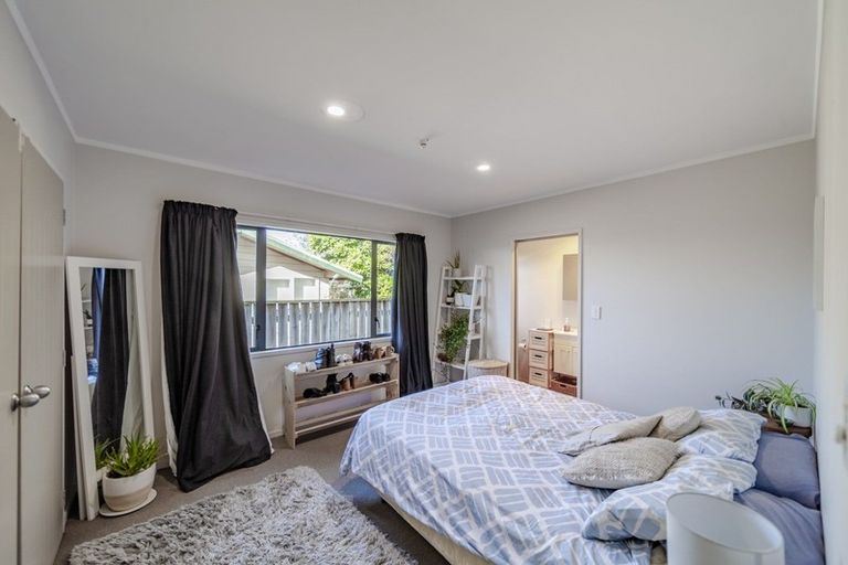 Photo of property in 94a Clarence Cox Crescent, Pirimai, Napier, 4112