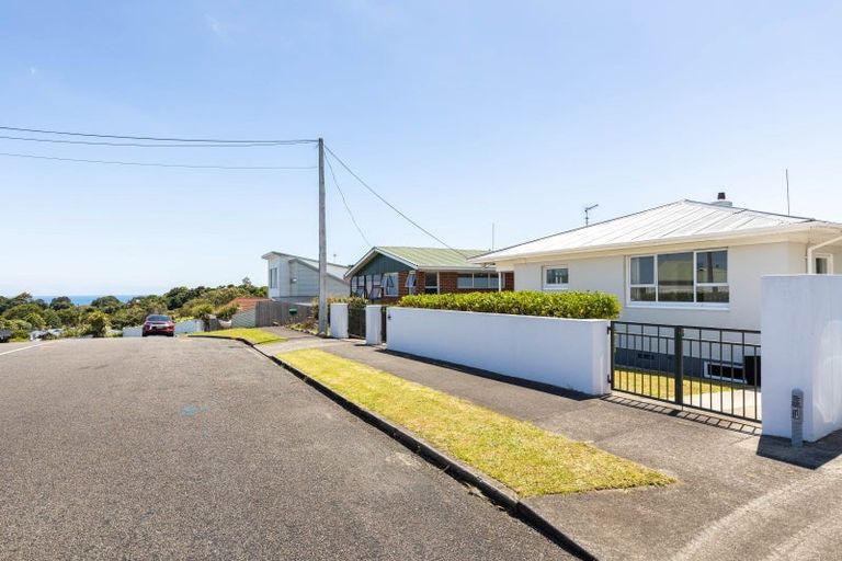 Photo of property in 56 Dorset Avenue, Westown, New Plymouth, 4310