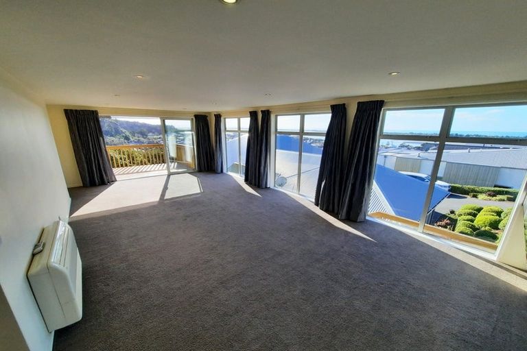 Photo of property in 42 Moncks Spur Road, Redcliffs, Christchurch, 8081