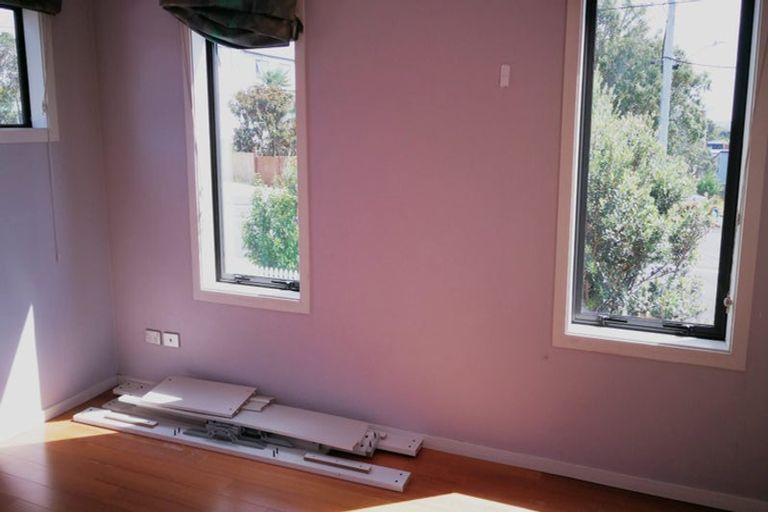 Photo of property in 26a Raleigh Road, Northcote, Auckland, 0627