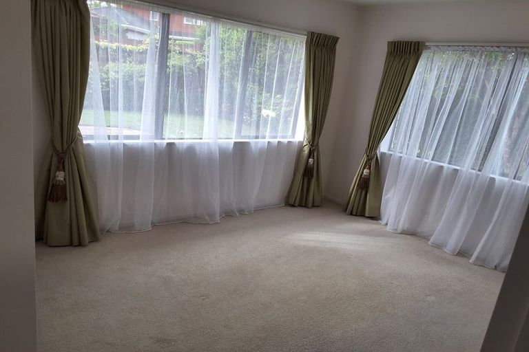 Photo of property in 53 Golfland Drive, Golflands, Auckland, 2013