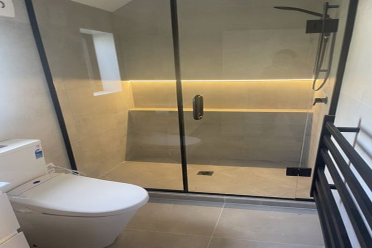 Photo of property in 45d Greenvalley Rise, Glenfield, Auckland, 0629