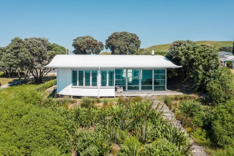 Photo of property in 18 Pare Street, Wainui, Gisborne, 4010