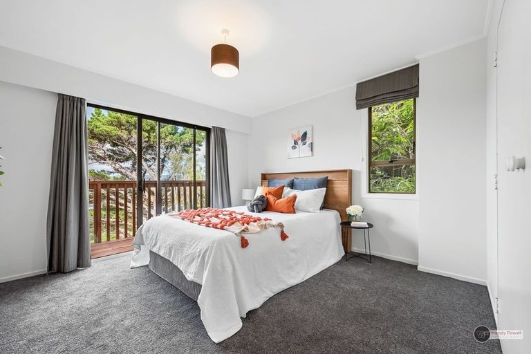 Photo of property in 4a Banksia Grove, Maungaraki, Lower Hutt, 5010