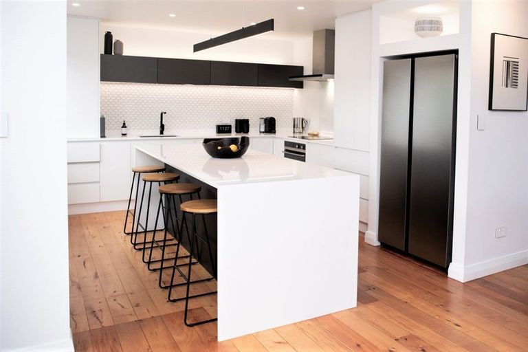 Photo of property in 29 Ferry Road, Martinborough, 5711