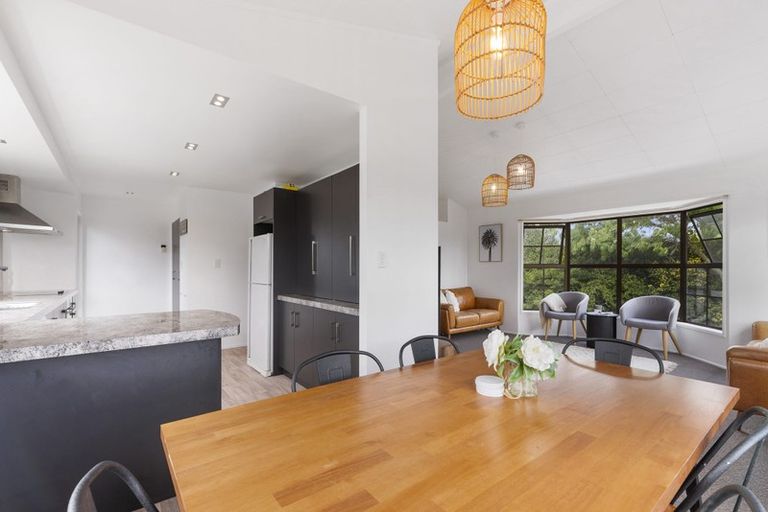 Photo of property in 8 Taurus Place, Kawaha Point, Rotorua, 3010