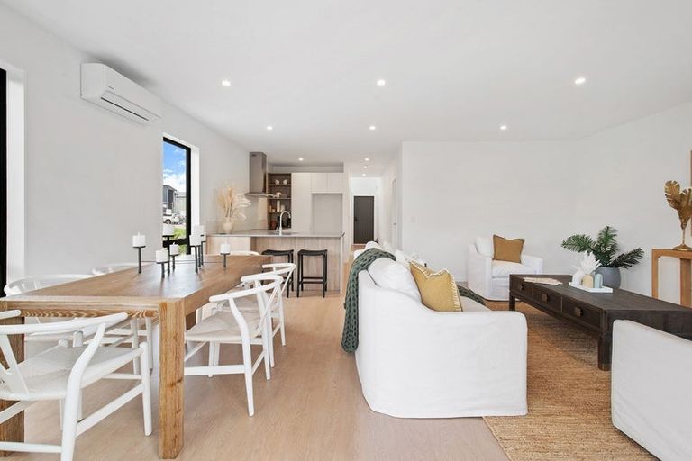 Photo of property in 7 Nga Pona Toru Road, Flat Bush, Auckland, 2019