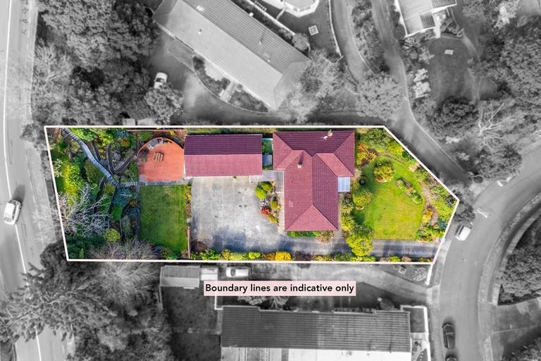 Photo of property in 11 Iti Grove, Waikanae, 5036