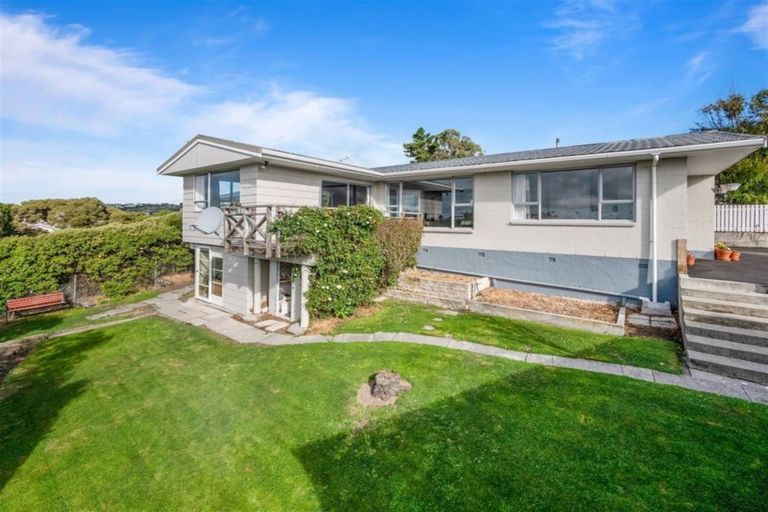 Photo of property in 65 Saint Andrews Hill Road, Mount Pleasant, Christchurch, 8081