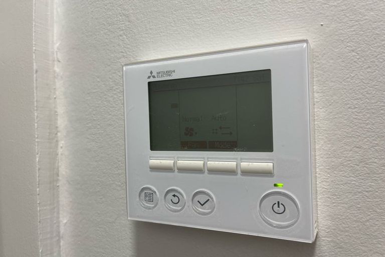 Photo of property in 73 Majoribanks Street, Mount Victoria, Wellington, 6011