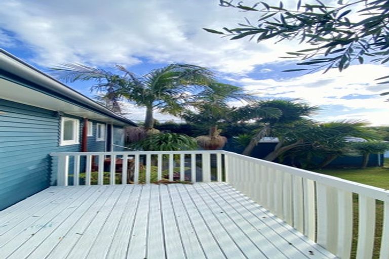 Photo of property in 12 Utting Street, Birkdale, Auckland, 0626