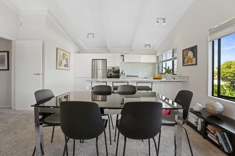 Photo of property in 2/14 Mere Road, Taupo, 3330