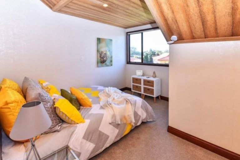 Photo of property in 71 St Annes Crescent, Wattle Downs, Auckland, 2103