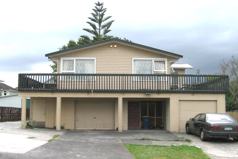 Photo of property in 18 Patts Avenue, Glendene, Auckland, 0602
