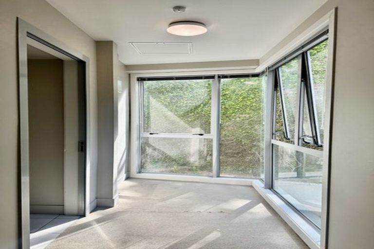 Photo of property in The Capital, 4/370 Oriental Parade, Oriental Bay, Wellington, 6011