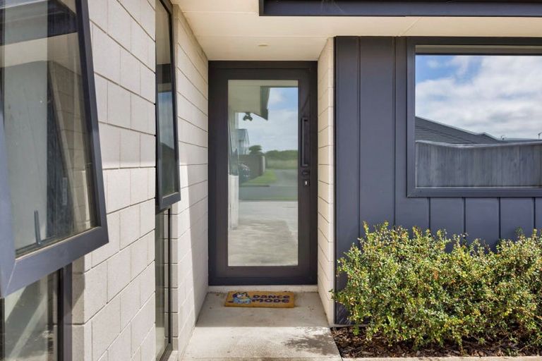 Photo of property in 35 County Drive, Hawera, 4610