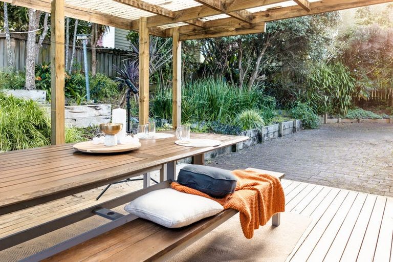 Photo of property in 30 Cabeleigh Drive, Helensville, 0800