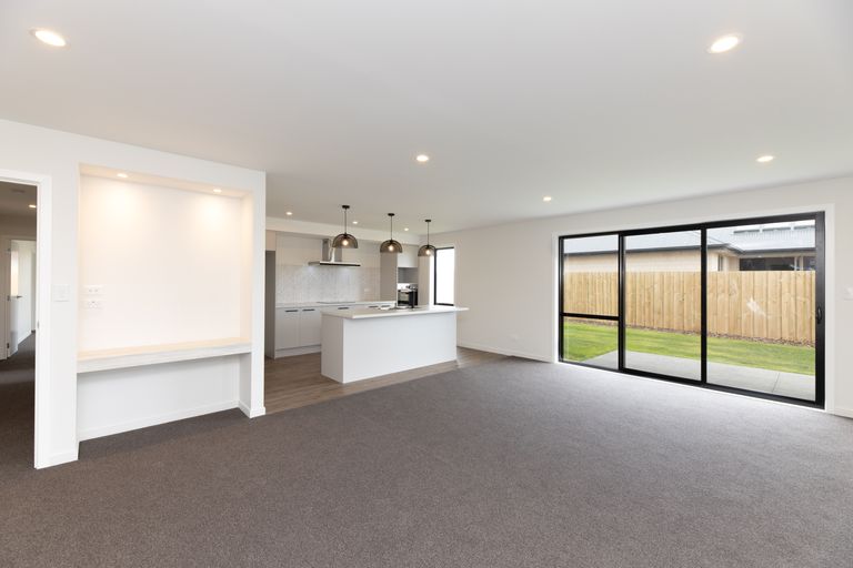 Photo of property in 10 Johnson Avenue, Amberley, 7410