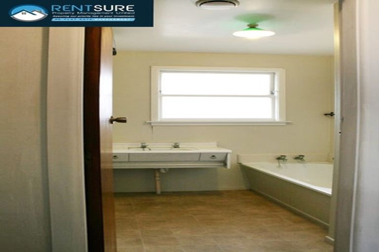 Photo of property in 141 Yaldhurst Road, Sockburn, Christchurch, 8042