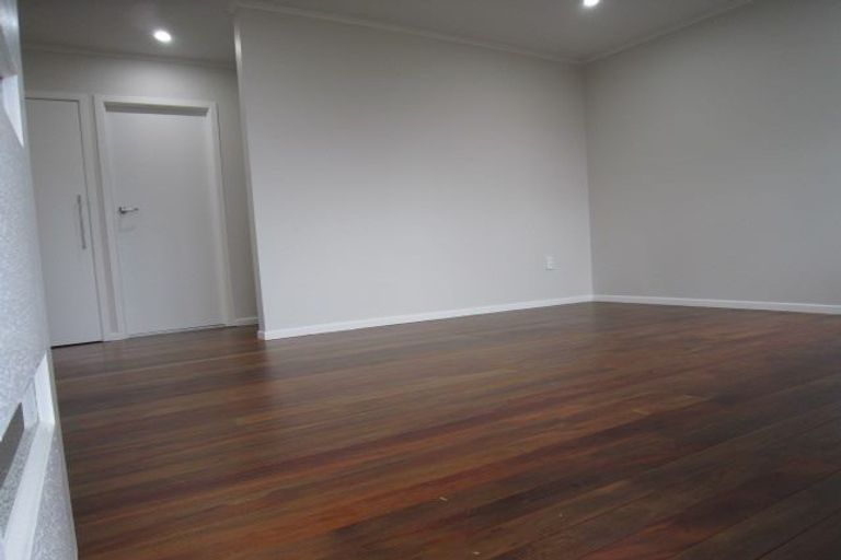 Photo of property in 1/402 Mount Albert Road, Mount Roskill, Auckland, 1041