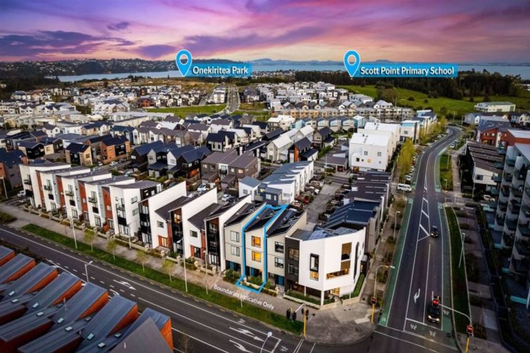 Photo of property in 95 Hobsonville Road, Hobsonville, Auckland, 0616