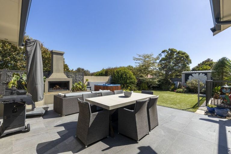 Photo of property in 49 Shelter Grove, Frankleigh Park, New Plymouth, 4310