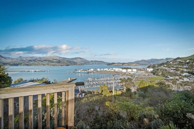 Photo of property in 10 Bridle Path, Lyttelton, 8082
