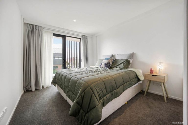 Photo of property in 3/2 Sioux Road, Hobsonville, Auckland, 0616