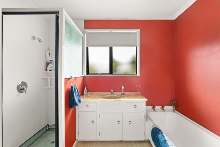 Photo of property in 72 Kinmont Crescent, Kinmont Park, Mosgiel, 9024