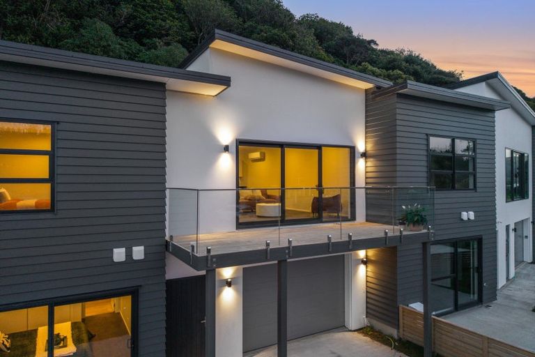 Photo of property in 8 Tradewinds Drive, Whitby, Porirua, 5024