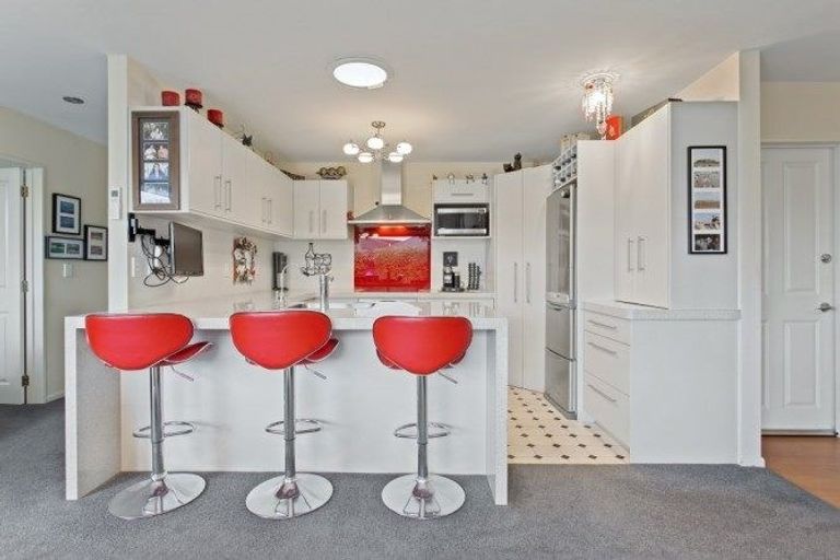 Photo of property in 27 Hawkins Place, Rangiora, 7400