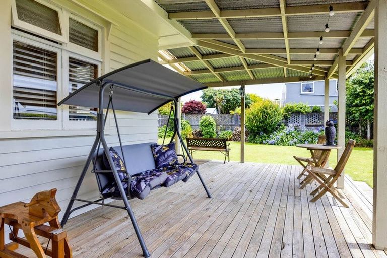 Photo of property in 58 Govett Avenue, Frankleigh Park, New Plymouth, 4310