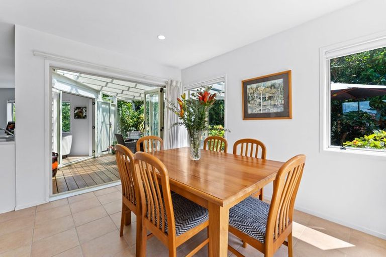 Photo of property in 10a Scarboro Terrace, Murrays Bay, Auckland, 0630