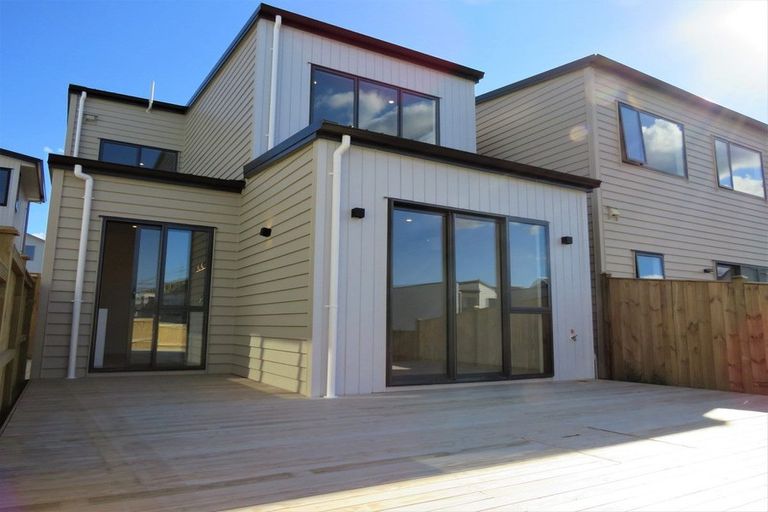 Photo of property in 16 Hea Road, Hobsonville, Auckland, 0616