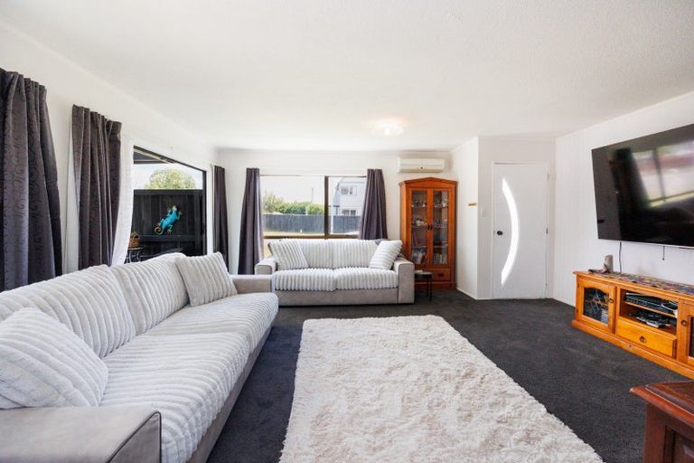 Photo of property in 9 Denver Place, Milson, Palmerston North, 4414