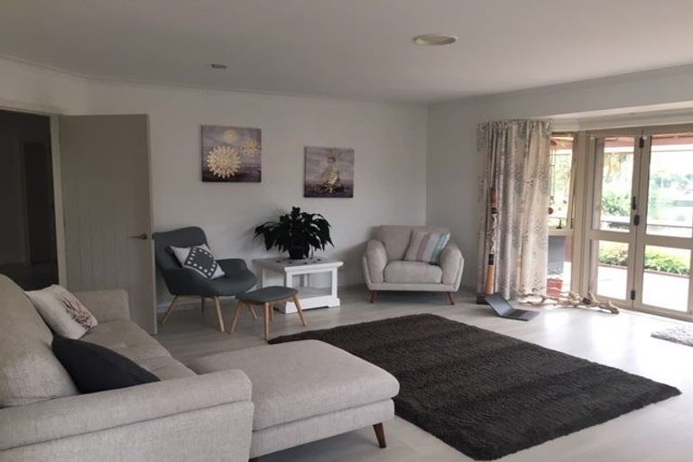 Photo of property in 12 Consort Close, Paraparaumu Beach, Paraparaumu, 5032